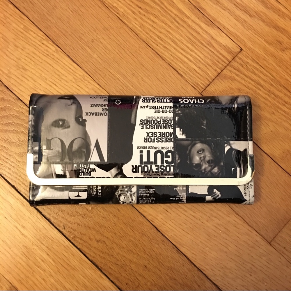 LAST CHANCE👛NWOT Vogue Inspired Clutch👛